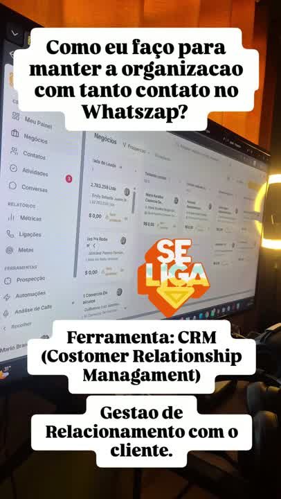 Tela do CRM com funil e contatos